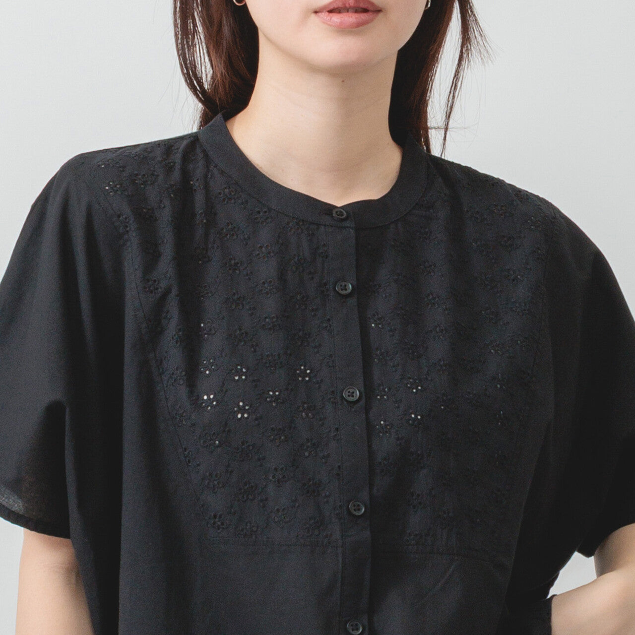 刺繡小花開襟襯衫