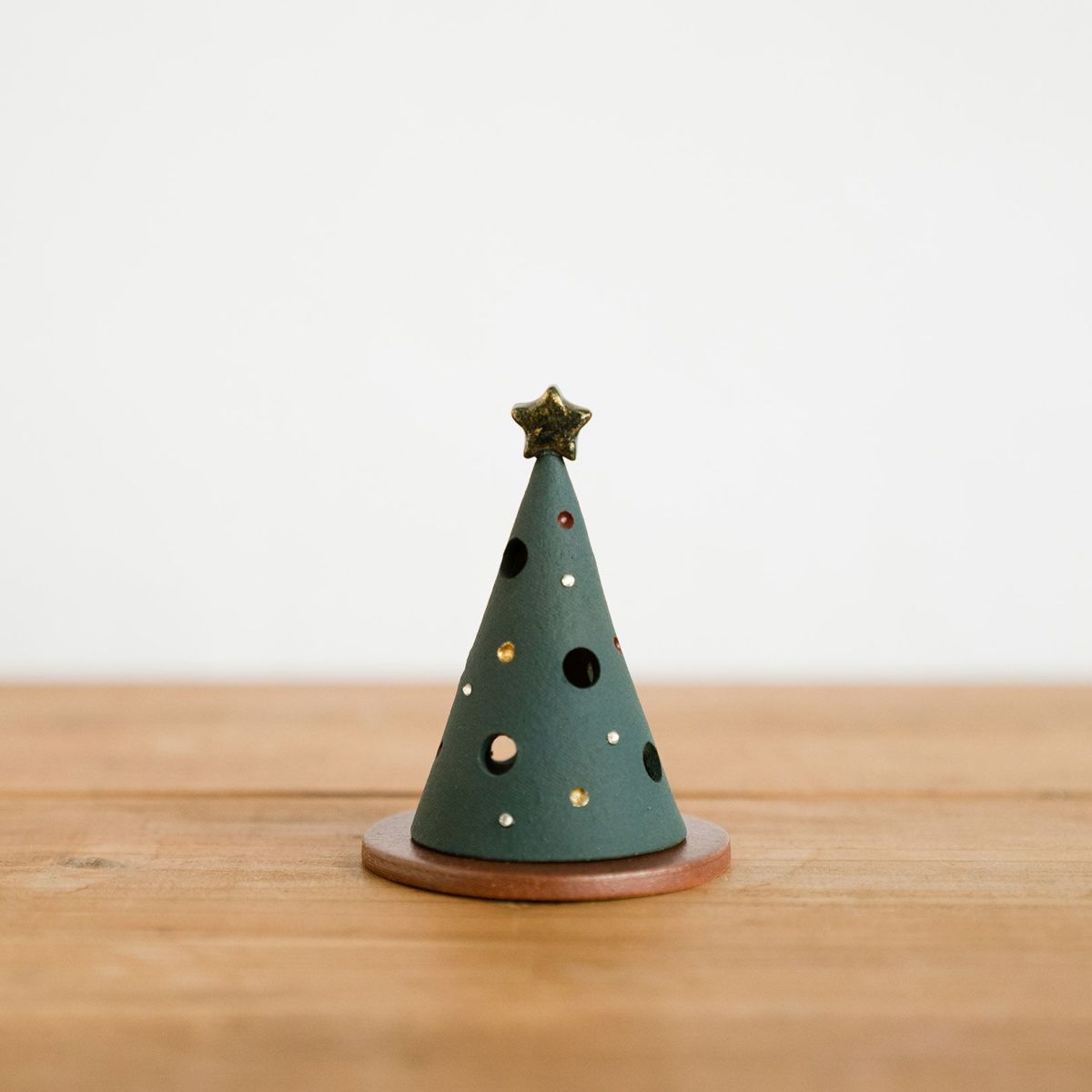 Mingshan Kiln Shigaraki Mini Christmas Tree (with LED Lights)