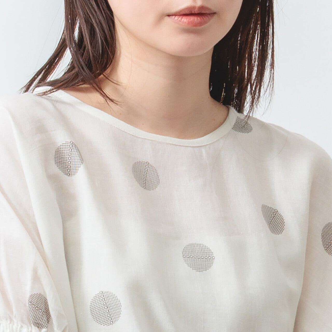 夏季輕薄圓點泡泡袖T-shirt