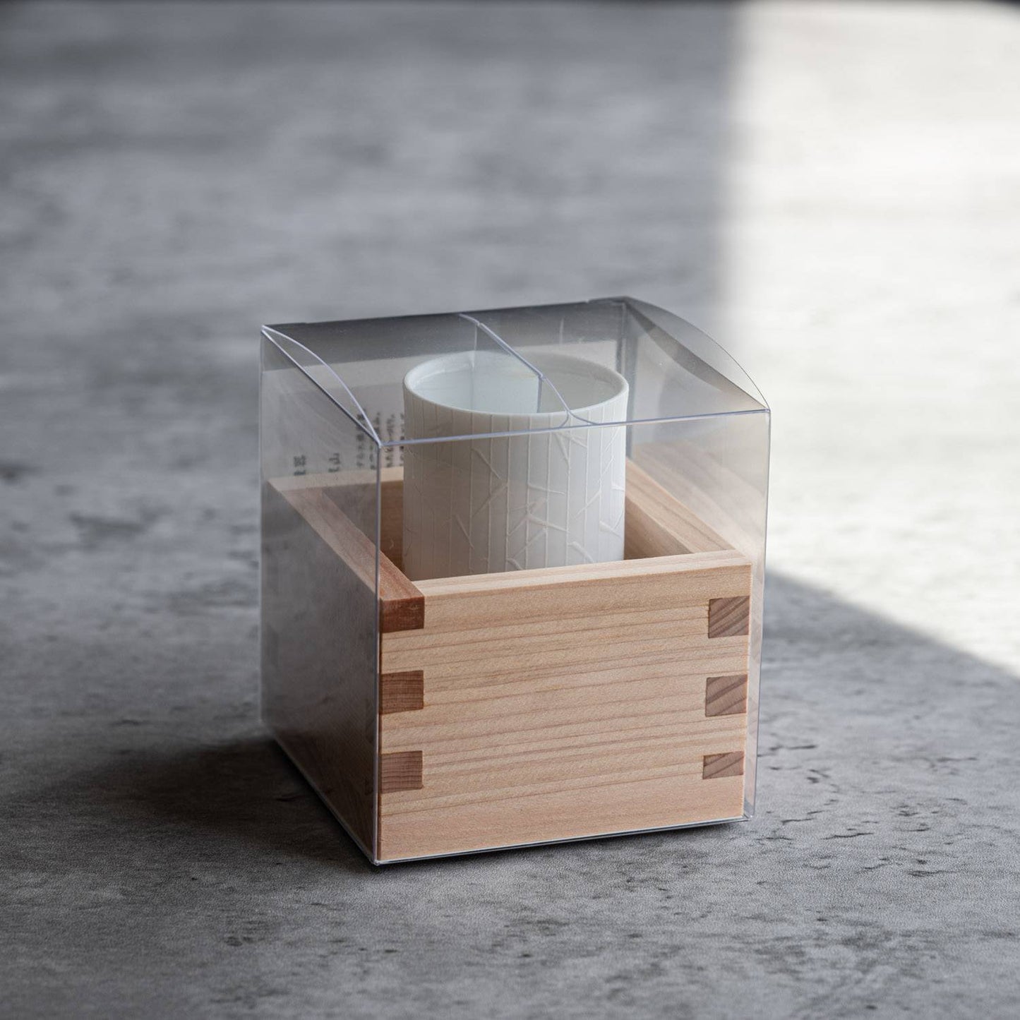 Miyama-glazed sake cup with five wooden spoons set