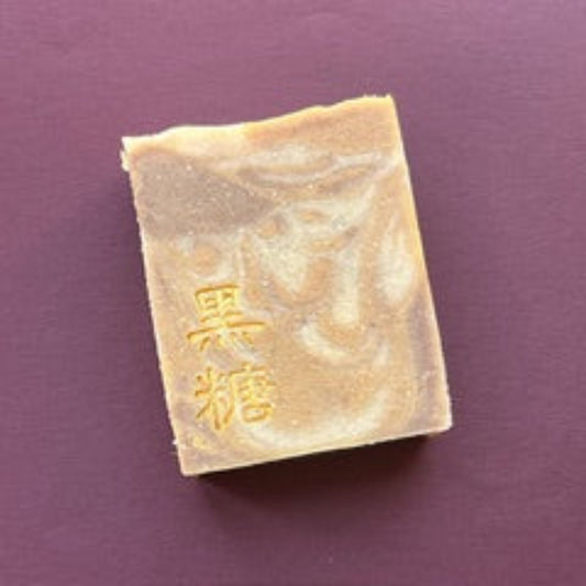 黑糖 燕麥 金盞花 黃薑 乳木果油 保濕修護 手工皂