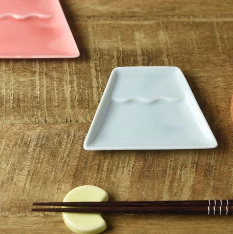 Mino-yaki Mount Fuji white porcelain soy sauce dish
