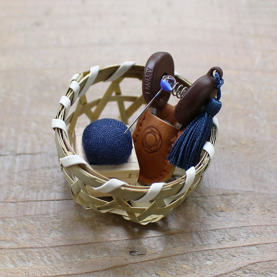 Guan の bean scissors and bean curd bag gift set