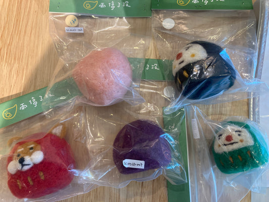 羊毛氈（中）