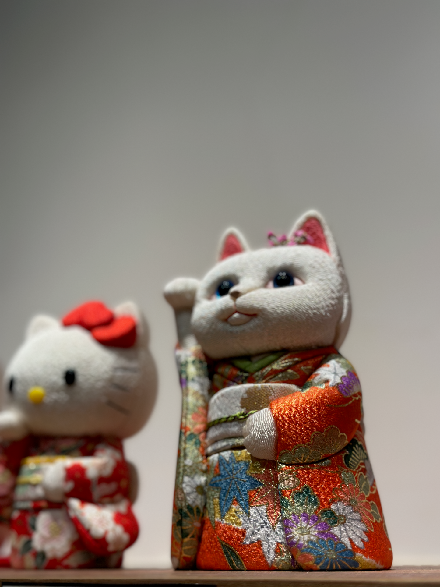 招財貓 振袖 (金橙色）